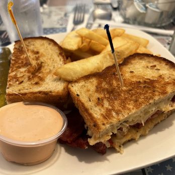 Kimmie's Coffee Cup - Rueben - Breakfast & Brunch Near Me - Brea, California