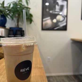 Rêve Coffee - Dulce de leche latte - Coffee & Tea Near Me - New York, New York Rêve Coffee - Dulce de leche latte - Coffee & Tea Near Me - New York, New York