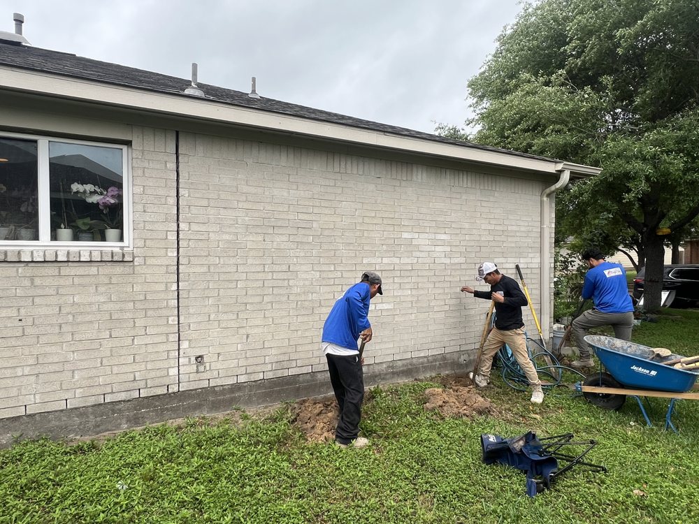 Slide of Fundation Repair Edgardo Hernandez