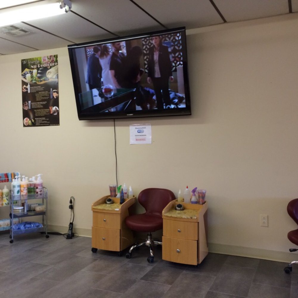 Massage chairs while you get your pedicure. Variety of nail polish colors to choose from, TV, and WiFi access! Massage chairs while you get your pedicure. Variety of nail polish colors to choose from, TV, and WiFi access!
