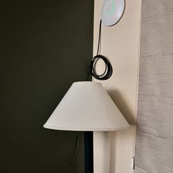 The Redwood Riverwalk, A Boutique Motel - Weird glowing orb