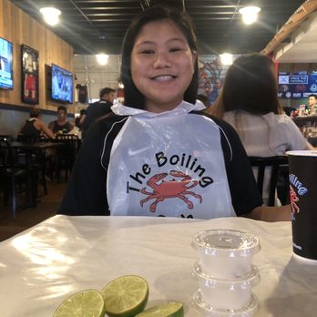 The Boiling Crab - She ready to use her hands - Seafood Near Me - Honolulu, Hawaii The Boiling Crab - She ready to use her hands - Seafood Near Me - Honolulu, Hawaii