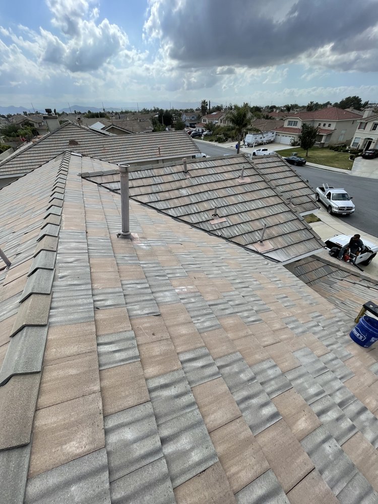Slide of Roof Pros Rancho
