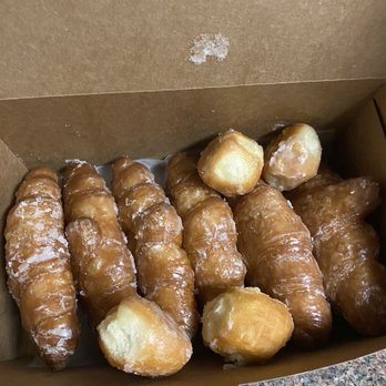 Dough In The Box - 1/2 dozen Cronuts with complimentary donut holes - Bakeries Near Me - Atlanta, Georgia Dough In The Box - 1/2 dozen Cronuts with complimentary donut holes - Bakeries Near Me - Atlanta, Georgia