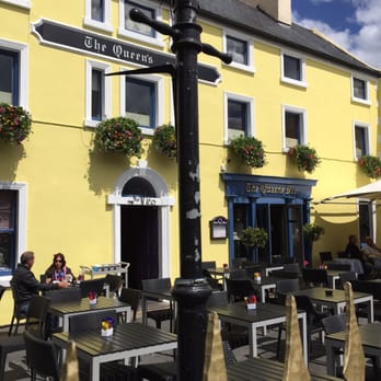 The Queens Bar and Restaurant - Pubs Near Me - Dalkey, D