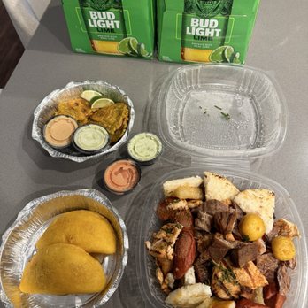 Quiubo Colombian Bistro - la picada estaba deliciosa y bien sazonada, las empanadas ricas pero si les falto un poquito de carne, en general me encanto todo. - Coffee & Tea Near Me - St. Cloud, Florida Quiubo Colombian Bistro - la picada estaba deliciosa y bien sazonada, las empanadas ricas pero si les falto un poquito de carne, en general me encanto todo. - Coffee & Tea Near Me - St. Cloud, Florida