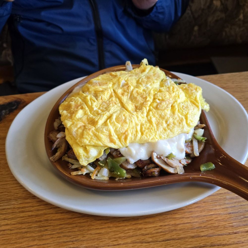 Paul's Family Restaurant - American Near Me - Elgin, Illinois