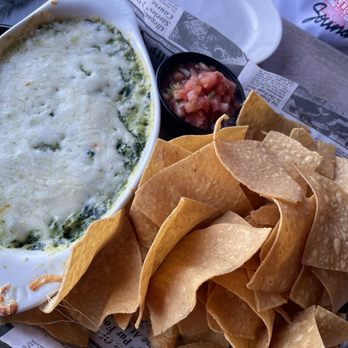 Con Murphy's Ocean Bar & Grill - Spinach Artichoke Dip - Desserts Near Me - Fort Lauderdale, Florida