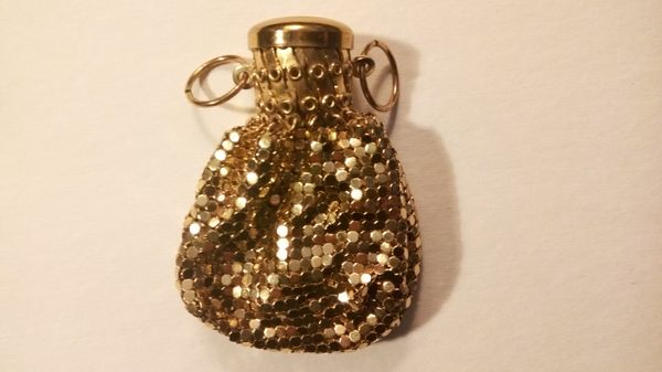 Martine's Antiques by null