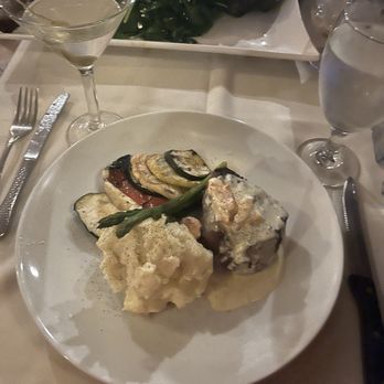 RITROVO - Filet mignon with mashed potatoes and grilled vegetables - Italian Near Me - Shelton, Connecticut RITROVO - Filet mignon with mashed potatoes and grilled vegetables - Italian Near Me - Shelton, Connecticut