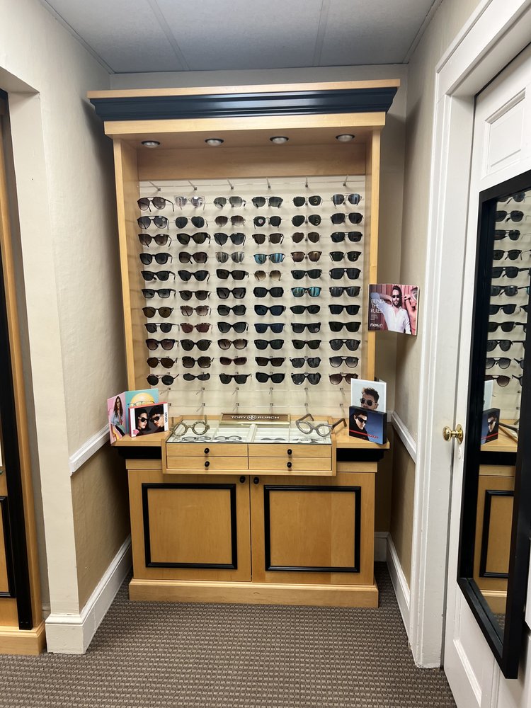SAYVILLE FAMILY EYE CARE Updated October 2024 15 Greeley Ave