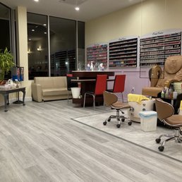 Toe nail drying and massage station