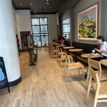 Starbucks - Coffee & Tea Near Me - Orlando, Florida