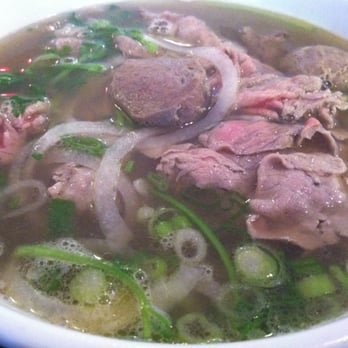 Huong Tra - Pho Tai with beef balls - Vietnamese Near Me - Richmond, California Huong Tra - Pho Tai with beef balls - Vietnamese Near Me - Richmond, California