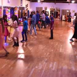 House of Dance - Cha cha lesson kids 80's night