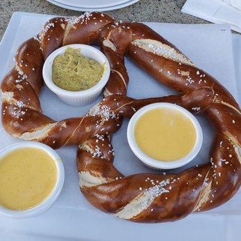 Fullerton Brew Co - Pretzel appetizer - great - Brewpubs Near Me - Fullerton, California