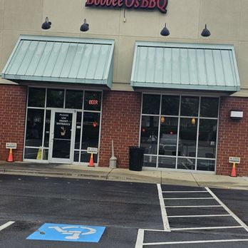 Bobbee O's BBQ - Side view from parking lot - Barbeque Near Me - Charlotte, North Carolina