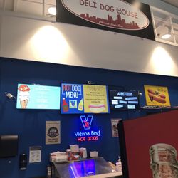 Steve’s Deli Dog House