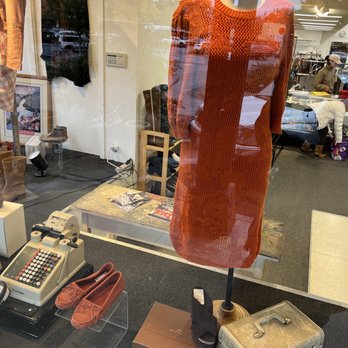 Favorites Consignment - Window shopping - Used, Vintage & Consignment Near Me - Healdsburg, California
