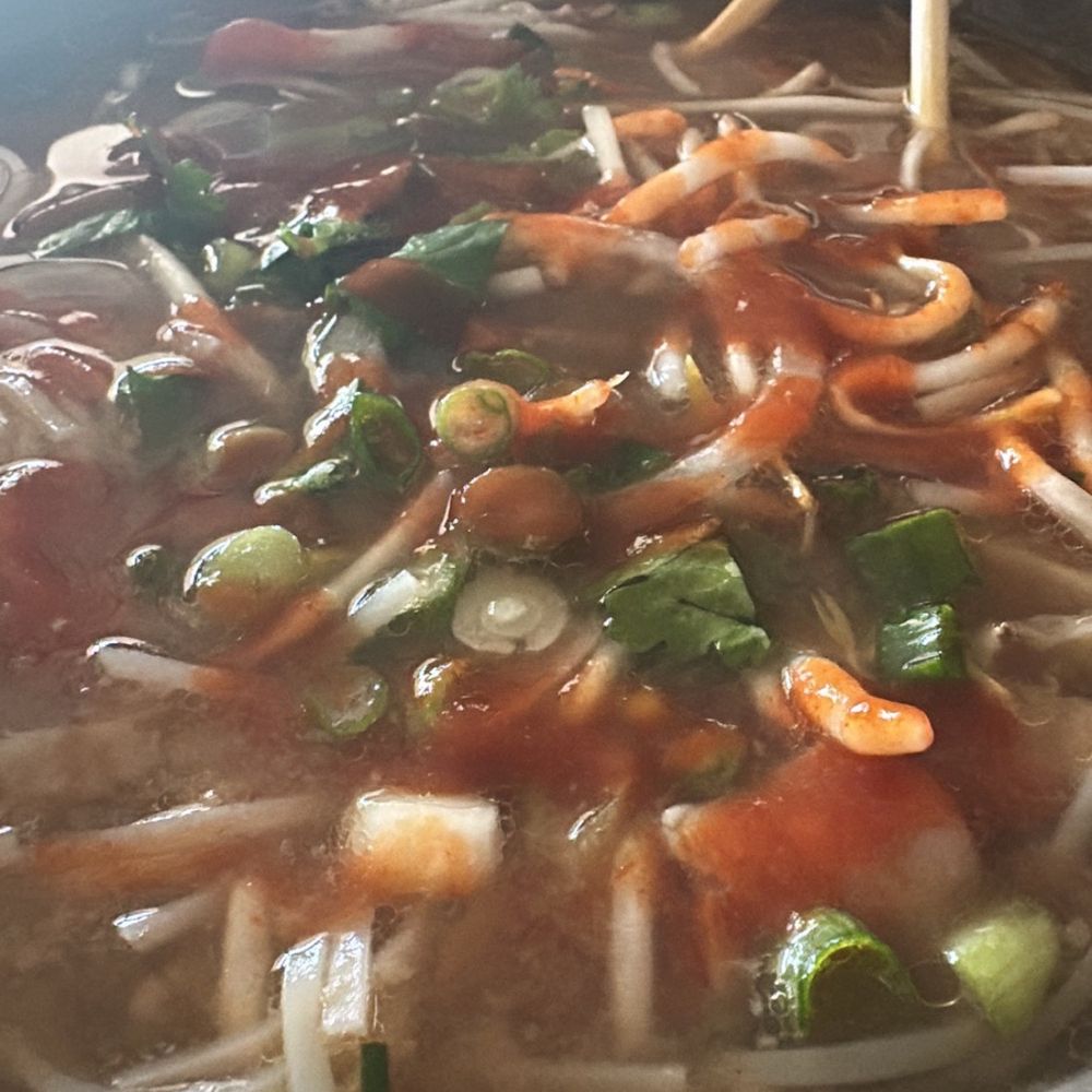 Phở Hằng Restaurant - Rare beef and flank steak pho - Vietnamese Near Me - Roseville, California Phở Hằng Restaurant - Rare beef and flank steak pho - Vietnamese Near Me - Roseville, California