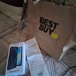 That's the phone l brought from bestbuy that keeps locking up on me... but they can't do anything for me. That's the phone l brought from bestbuy that keeps locking up on me... but they can't do anything for me.