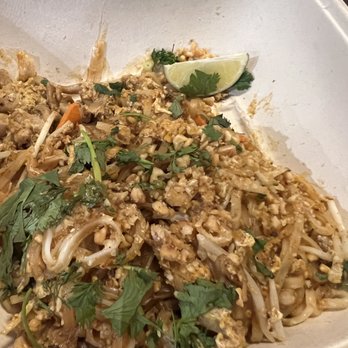 Thai Mee Up - pad thai - Food Trucks Near Me - Kahului, Hawaii