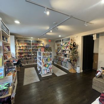 River Bend Bookshop - Bookstores Near Me - West Hartford, Connecticut River Bend Bookshop - Bookstores Near Me - West Hartford, Connecticut