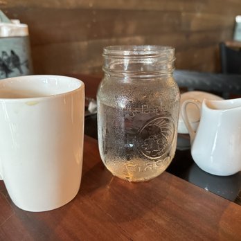 Farmhouse Cafe - Water and coffee - Breakfast & Brunch Near Me - Honolulu, Hawaii Farmhouse Cafe - Water and coffee - Breakfast & Brunch Near Me - Honolulu, Hawaii