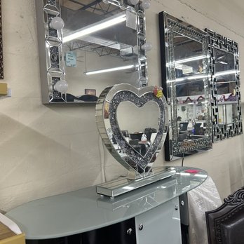 Mi Casa Furniture - mirrors and decoration - Furniture Stores Near Me - Hialeah, Florida Mi Casa Furniture - mirrors and decoration - Furniture Stores Near Me - Hialeah, Florida