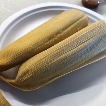 Tamales Place - Can you tell which one is pork and which one is cheese? Labels would be nice - Street Vendors Near Me - Berkeley, California