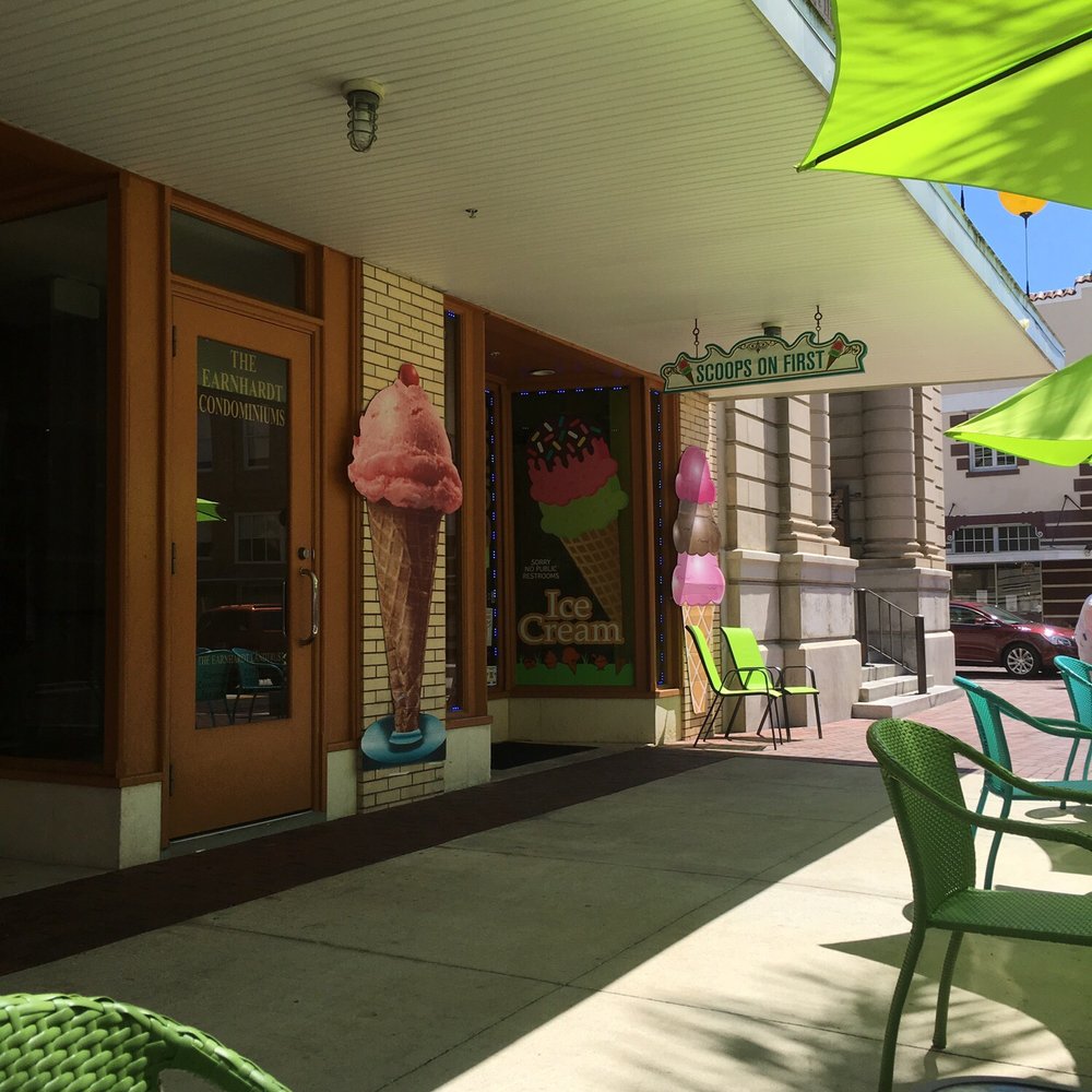 Scoops on First - Ice Cream & Frozen Yogurt Near Me - Fort Myers, Florida
