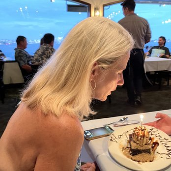 Tom Ham's Lighthouse - Cake - Breakfast & Brunch Near Me - San Diego, California Tom Ham's Lighthouse - Cake - Breakfast & Brunch Near Me - San Diego, California