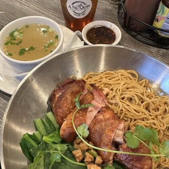 A Nu Quan - Dried  M Kh G Nng Lu (i) - Dry Noodles With Clay Jar Grilled Chicken (Thigh) - Vietnamese Near Me - Garden Grove, California