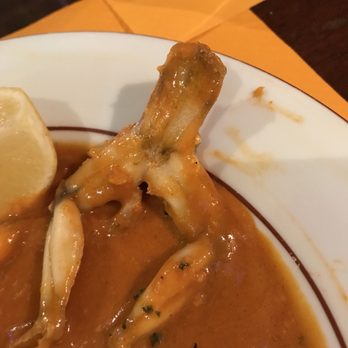 L'Auberge du Moulin - Close up of the frog legs (they really do taste like chicken) - French Near Me - Paris, 75