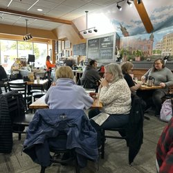 Highland Cafe & Bakery - Dining area
