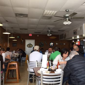 Seafood Shack - Dining room at the seafood shack. Busy for lunch!! - Seafood Near Me - Dallas, Texas