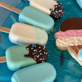 4 Sprinkles Bakery - Cookies for 1 yr old birthday - Cupcakes Near Me - Des Moines, Iowa