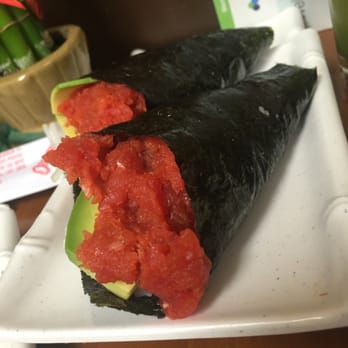 Toshi - Tuna handroll made to perfection by Julio. Yum! - Japanese Near Me - Los Angeles, California