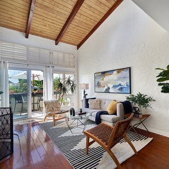 Casa Linda Staging - Living Room Entry - Home Staging Near Me