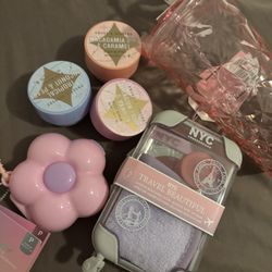 How cute is this mini suitcase!??!!!