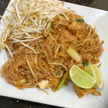 Pad Thai Restaurant - Pad Thai Noodles with tofu - Thai Near Me - Escondido, California Pad Thai Restaurant - Pad Thai Noodles with tofu - Thai Near Me - Escondido, California