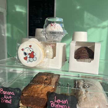 Krispies - Snoopy - Bakeries Near Me Krispies - Snoopy - Bakeries Near Me
