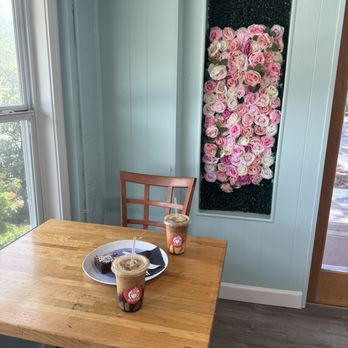 Rosso Coffee Bar - Mocha & cookie latte, beautiful indoor seating - Coffee & Tea Near Me - Longwood, Florida