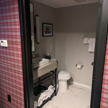 Graduate by Hilton Columbus - Hotels Near Me - Columbus, Ohio Graduate by Hilton Columbus - Hotels Near Me - Columbus, Ohio