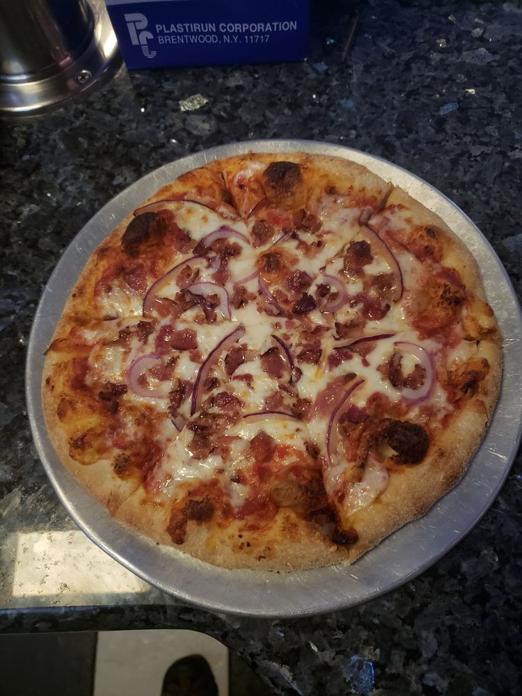 50 YARD LINE SPORTS BAR PIZZA COMO 89 Photos & 62 Reviews Pizza 2626 Easton Ave