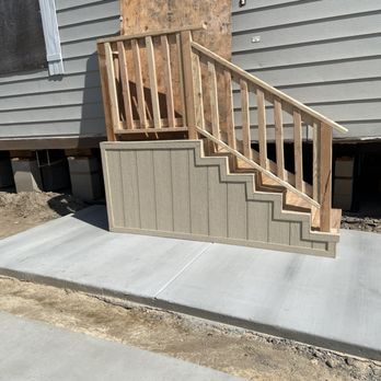 Rios Construction - Stairs and landing for manufactured homes - General Contractors Near Me Rios Construction - Stairs and landing for manufactured homes - General Contractors Near Me