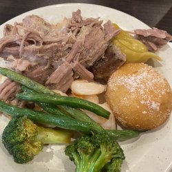 Yoki Buffet - Pork roast and sticky rice...omg!!!! So delicious
