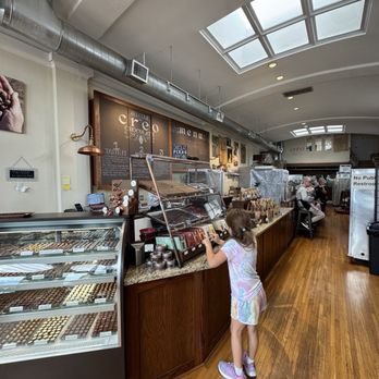 Creo Chocolate - In store - Chocolatiers & Shops Near Me - Portland, Oregon
