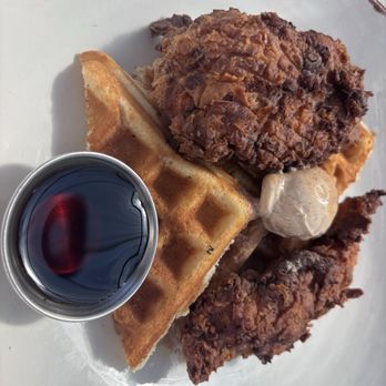 District Kitchen - Anderson Lane - Chicken + Waffles - New American Near Me - Austin, Texas