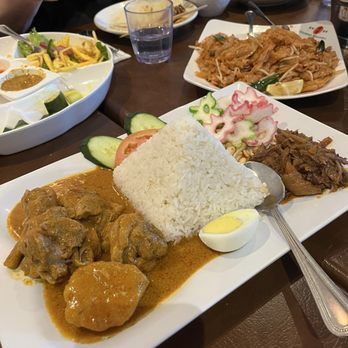 Gourmet Malaysia - Chicken curry, fish, and rice - Singaporean Near Me - Scarborough, Ontario Gourmet Malaysia - Chicken curry, fish, and rice - Singaporean Near Me - Scarborough, Ontario